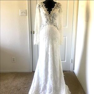 New Beautiful wedding dress